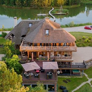 Jonathan Spa Estate